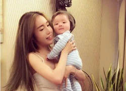 Elly Trần khiến fans 'tan chảy' với hình ảnh ngọt ngào bên con