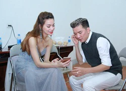 Hà Hồ, Mr Đàm tranh thủ ôn bài hát ở hậu trường