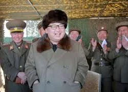 Kim Jong Un nhàn nhã đi xem sách để đánh lạc hướng thử hạt nhân?