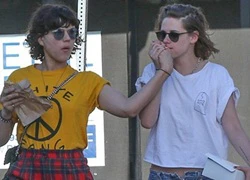 Kristen Stewart và bạn gái đồng tính không ngừng hôn tay nhau