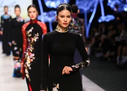 Lê Phương tái xuất sàn catwalk sau đám hỏi