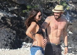 Megan Fox khoe bụng bầu, hàn gắn với chồng