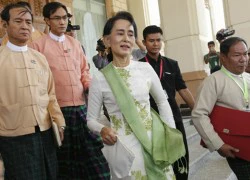 Aung San Suu Kyi trở thành 'Cố vấn nhà nước': Quá vội dễ quá đà