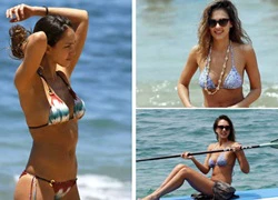 Những khoảnh khắc bikini nóng bỏng của Jessica Alba