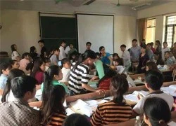 2 sinh viên bị thương vì quạt trần rơi giữa giảng đường Đại học Thương Mại