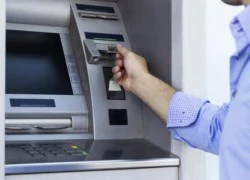 Trộm tiền ở ATM bằng thủ đoạn tinh vi