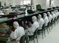 60.000 người máy thay thế công nhân tại Foxconn Trung Quốc