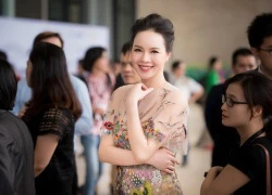 Á hậu Ngọc Oanh dịu dàng với váy thêu hoa