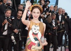 Angela Phương Trinh diện váy tranh Đông Hồ đến Cannes