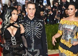 Bị Nicki Minaj cho "ăn bơ", Demi Lovato cay cú khơi mào "chiến tranh"?