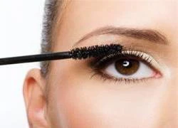 Bí quyết chải mascara đẹp và an toàn