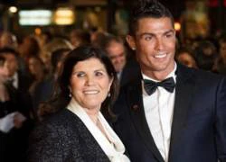 Câu chuyện đằng sau sở thích ăn chuối của Ronaldo