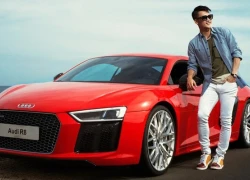 Công Vinh lịch lãm bên siêu xe Audi R8 V10 Plus