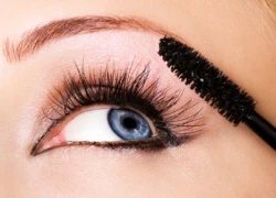 Giúp bạn chải mascara mà không bị lem ra mắt