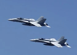 Hai tiêm kích F/A-18 Mỹ va chạm, rơi xuống biển