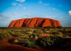 Hòn đá thiêng Ayers Rock 700 triệu năm tuổi