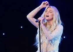 Kesha bị hãng đĩa cấm biểu diễn