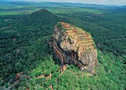 Khám phá cổ thành khổng lồ trên núi đá ở Sri Lanka