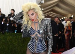 Lady Gaga hóa thân thành Madonna tại 'Oscar thời trang'