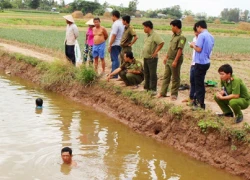 Nhóm cướp khống chế chồng, cưỡng bức vợ