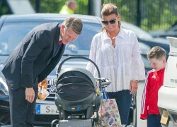 Schweinsteiger say sưa ngắm con trai Rooney