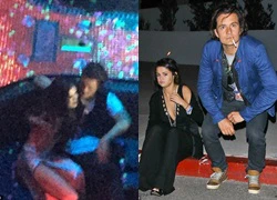 Selena Gomez và Orlando Bloom ôm nhau tình cảm trong quán bar