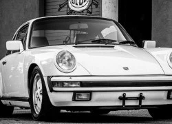 Siêu xe Porsche 911 bản đua đường đất "siêu chất"