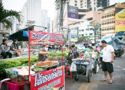 Thái Lan truy quét lao động chui, hàng rong Việt Nam lao đao