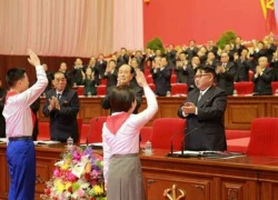 Thanh niên, trẻ em Triều Tiên ca ngợi Kim Jong-un tại đại hội đảng