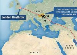 Tiêm kích Gripen Hungary áp sát máy bay chở khách Anh