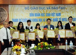 Việt Nam vượt Singapore ở hội thi Khoa học kỹ thuật quốc tế