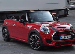 Xem Mini Convertible JCW mui trần phô diễn sức mạnh