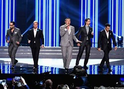 Backstreet Boys tái hợp trên sân khấu Hoa hậu Mỹ