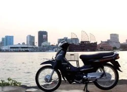 Cận cảnh "hàng hiếm" Honda Dream 125 trên phố Việt