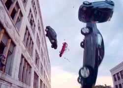 Choáng ngợp với màn mạo hiểm xe hơi siêu ngầu của "Fast 8"