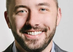 Drew Houston, người cởi "lớp áo tính năng" cho Dropbox