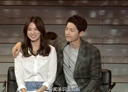 Hành động của Song Joong Ki và Song Hye Kyo khi họp fan càng chứng tỏ 'phim giả tình thật'?