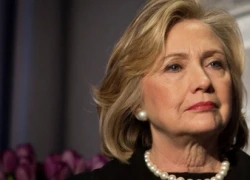 Hillary Clinton chạm một tay đến "ngai vàng"