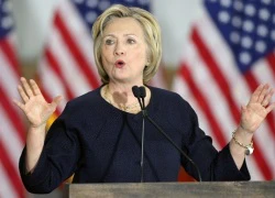 Hillary Clinton kêu gọi thắt chặt kiểm soát súng đạn