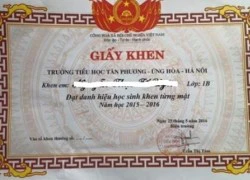 Hủy giấy "khen từng mặt" và xin lỗi phụ huynh