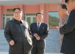 Kim Jong-un hút thuốc trở lại bất chấp lệnh cấm