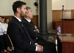 Messi và bố ngồi lặng lẽ trước tòa