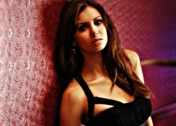 Nina Dobrev: Hot girl đa tài khiến cộng đồng mạng dậy sóng