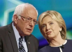 Ông Sanders bắt tay bà Clinton để đánh bại tỷ phú Donald Trump