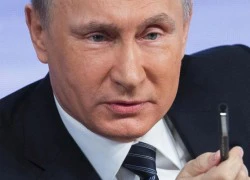 Putin đang nắm giữ bí mật của Hillary Clinton?