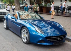 Siêu xe Ferrari California T đầu tiên về Hà Nội