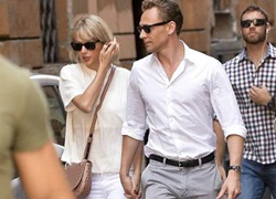 Tom nắm tay Taylor Swift đi khắp thành Rome