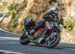 2017 KTM 1290 Super Duke GT: Chiến mã đường trường dẻo dai