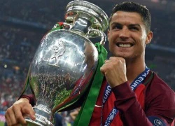 7 lý do Ronaldo xuất sắc hơn đại kình địch Messi