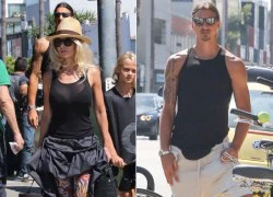 Bà xã U50 của Ibrahimovic trẻ trung, sexy